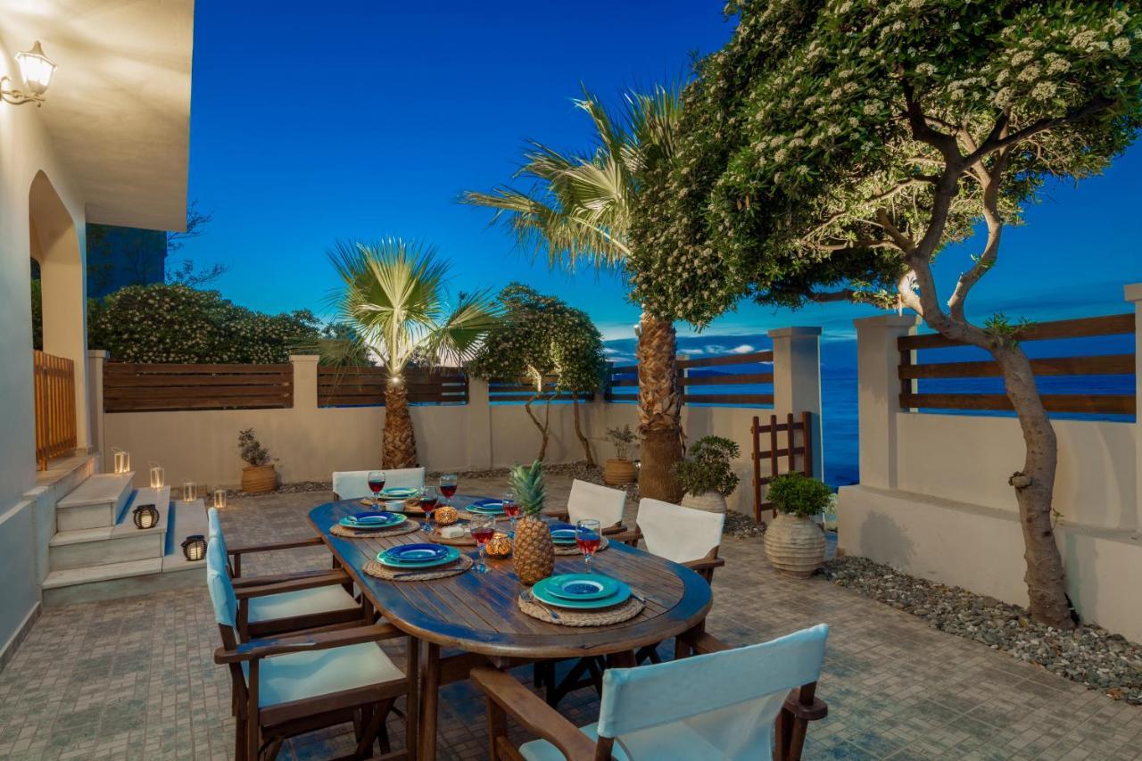Villa Elizabeth - Seafront Classic Villa! Argassi Exterior foto